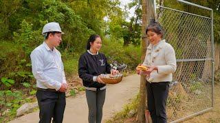 Director Tu came to help the female CEO make cakes - the female CEO made cakes to give to everyone