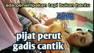 Pijat perut gadis cantik dan mulus