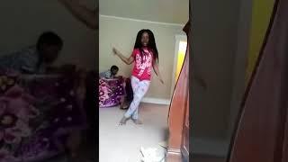 KIKILILBITCH  Watch her do gymnastics