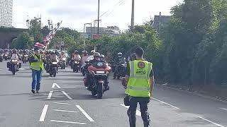 Dave's Day. Remembering Dave Myers the Hairy Biker. Si King leading the convoy. London Ace Cafe