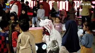 Jarang orang tahu ! Pocong viral lagi istirahat dulu di alun alun Puspawangi Indramayu