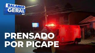 Homem morre após ser prensado pela própria picape na garagem de casa