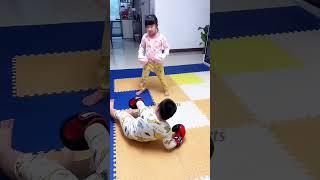 Brother vs Sister boxing #boxing #funny #kidsboxing#chinese#FunnyBoxing#KidsBoxing#chinavibes #funny