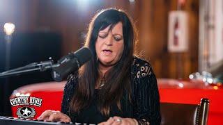 Jessi Colter's daughter, Jenni Eddy Jennings, performs 'I'm Not Lisa' (Acoustic)