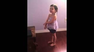 Adorable 3-year old sings "Let it Go" from Frozen