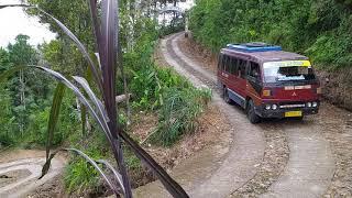 Detik-detik prona menuruni jalan ekstrem di Sendang Ngrayun Ponorogo