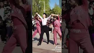 火爆全网的一家三口 #dance #东方舞 #funny #东方舞 #肚皮舞 #广场舞 #肚皮舞 #广场舞 #duet #翻跳 #rek #街舞 #翻跳 #街舞 #kpop