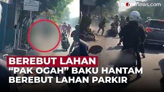 Viral! Diduga Rebutan Lahan Parkir, "Pak Ogah" Baku Hantam di Jalan | OneNews Update