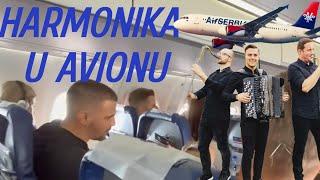 Hrvati u srpskom avionu zasvirali harmoniku i napravili feštu