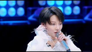 YouthWithYou 青春有你2 Clip: All the trainees screamed for Xin Liu's performance刘雨昕登场全场尖叫 | iQIY