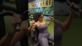 ayuk temani tante fitnes bantu subscribe ya #shorts #viral #penghilangstress #fitness #tantehot