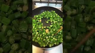 Simple Lady's Finger Fry / Okra Fry /Lady's Finger Fry Recipe /Bhindi Fry/ # Shorts #bhindifry