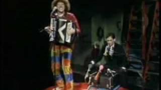 "Weird Al" Yankovic - Another One Rides the Bus