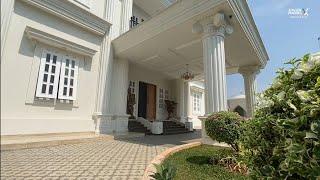 Rumah Bak Istana Model American Classic di BSB City Semarang