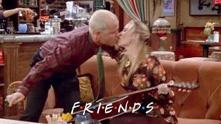 Phoebe and Gunther Kiss | Friends