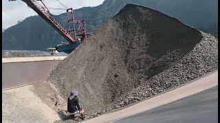 Barge unloading 3000 tons of ore - Vlog of work on barge