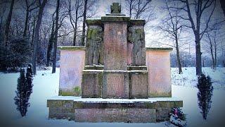 Deutsches Soldatengrab/Kriegerdenkmal WW1 WW2 - Teutoburger Wald