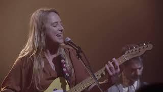 Lissie Performs 'Wild West' on Twin Peaks: The Return (5 year airing anniversary)