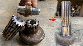 Mechanic’s Smart Fix: Broken Shaft Restored with Universal Joint!