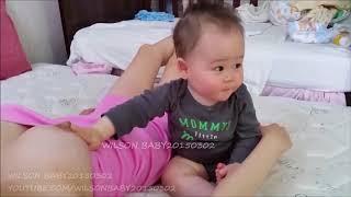 WILLY BABY BREASTFEEDING & CURIOUS ABOUT THE FOOD SOURCE DAY227 母乳 ( 720 X 1280 ).mp4