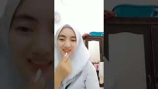 Cewek Jilbab cantik live Sambil main