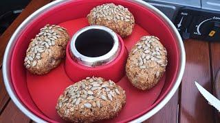  Kalorienarme Dinkel-Quark-Brötchen mit nur 4 Zutaten im Omnia Campingofen backen!