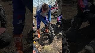 Меняем камеру в эндуро условиях Zuumav CR300 #enduro #питбайк