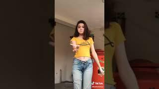 tiktok baju kuning