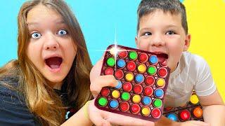 MaKiNG POP ITS YOU CAN EAT with AUBREY & CALEB!  POP IT FIDGETS CHALLENGE for KIDS