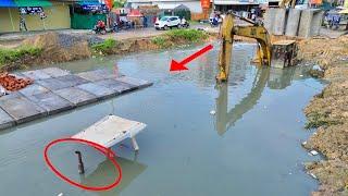 Project Update!!! After Heavy Raining One Night Made The Water Dam Leak Floods Bulldozer, Excavator…