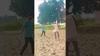 Khet me khad dal rahe hai