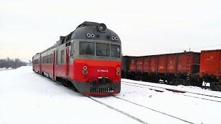 Дизель-поезд Д1-794-3/729-3 прибывает на станцию Донецк-2. 29.01.2019 г.