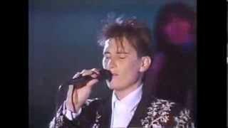 k.d.lang & The Reclines - Trail of Broken Hearts ( live )