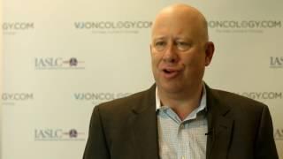 How do side effects from immunotherapy differ from side effects from chemotherapy in lung cancer?