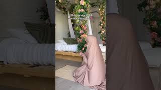 Wearing dusty rose prayer hijab from honeyhijabs.com #prayerdress #prayerhijab #muslimgirl