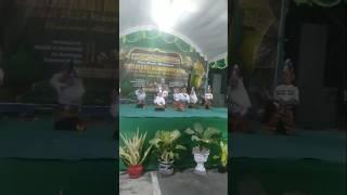 Bu guru TK heboh memandu tari siswanya tampil di panggung #shorts #guru #tk #heboh #mauludnabi #tari