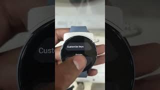 Galaxy Watch5 : Shake your arm twice, bending at the elbow to answer calls