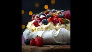 Classy Berry Pavlova