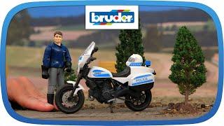 bworld Scrambler Ducati Polizeimotorrad und Polizist -- 62731 --BRUDER Spielwaren