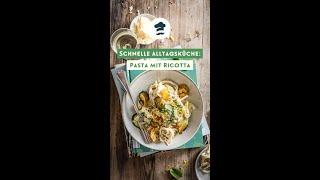 Schnelle Alltagsküche: Zitronen-Pasta mit Zucchini & Ricotta  #quickandeasy #shorts