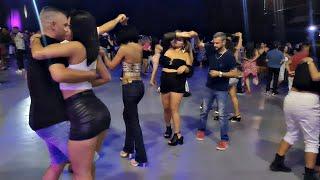 O BAILE ESTAVA LOTADO E O POVO RODANDO O SALÃO - DANÇANDO FORRÓ NO BAILÃO DOS FORROZEIROS (XOTE)