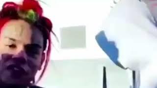 6ix9ine But he's too happy