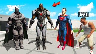 I Stole BATMAN, SUPERMAN and CYBORG's SUIT in GTA 5!