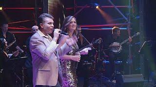 THEUNS JORDAAN, JUANITA DU PLESSIS - Dance Medley