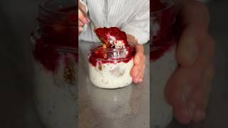 Raspberry Chia Overnight Oats