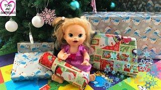 Baby Alive Doll opens Christmas Presents