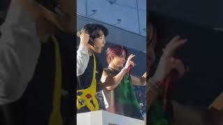 junkyu was telling the fans to calm down then there’s jihoon suddenly showing his abs #treasure #fyp