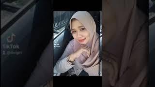 Tante Seksi Jilbab Tik Tok