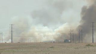 Homes destroyed in 1,150-acre fire near Byers