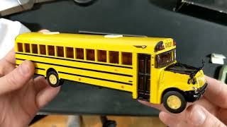 IC CE and Thomas HD School Bus Model Unboxing